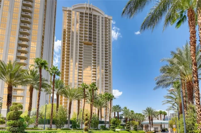 MLS: 2658737 Condo For Sale