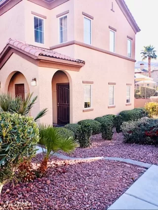 Photo #3: 2658765 Listing