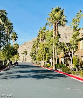 Photo #4: 2658765 Listing