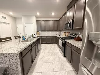 Photo #1: 2658784 Listing 