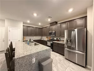 Photo #2: 2658784 Listing 