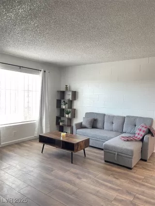 Photo #3: 2658785 Listing 