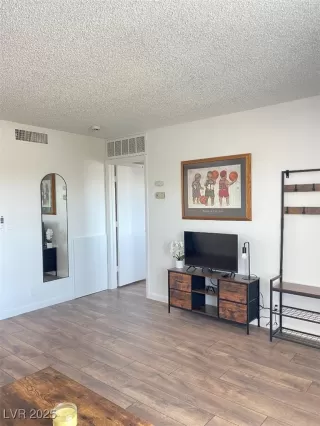 Photo #5: 2658785 Listing 