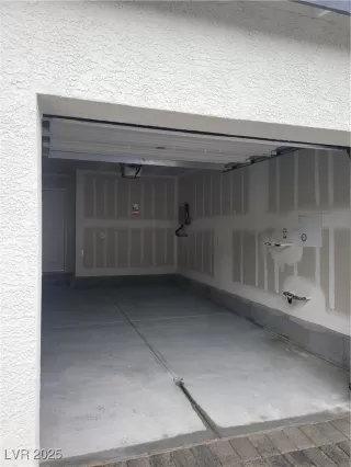 Photo #1: 2658791 Listing 