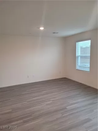 Photo #2: 2658791 Listing 