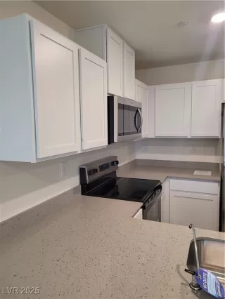 Photo #4: 2658791 Listing 