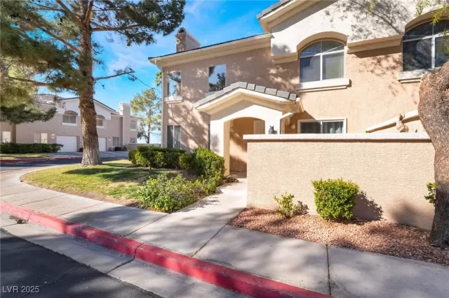 MLS: 2658798 Condo For Sale