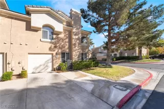 Photo #3: 2658798 Listing