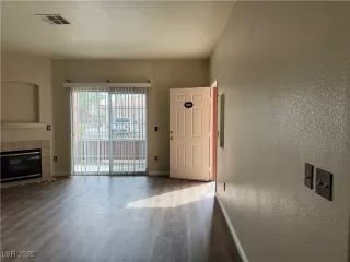 Photo #1: 2658820 Listing 