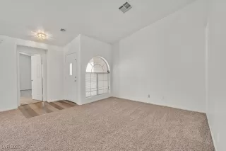 Photo #6: 2658857 Listing