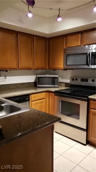 Photo #2: 2658864 Listing 