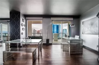 Photo #2: 2658905 Listing 