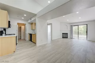 Photo #6: 2658945 Listing