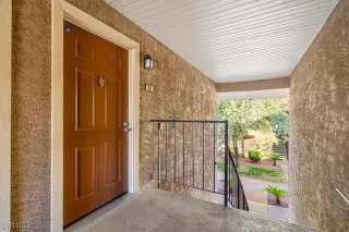 Photo #3: 2658955 Listing