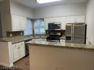 Photo #1: 2658957 Listing 