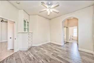 Photo #5: 2658985 Listing