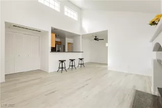 Photo #1: 2658988 Listing 