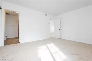 Photo #6: 2658988 Listing 