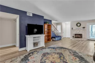 Photo #5: 2658990 Listing