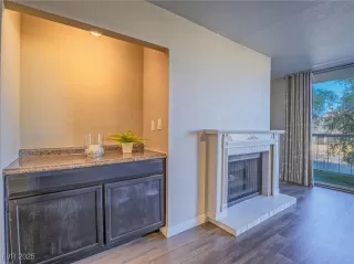 Photo #4: 2659005 Listing 