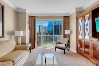 Photo #4: 2659006 Listing