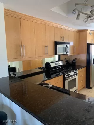 Photo #4: 2659011 Listing