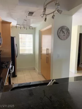 Photo #5: 2659011 Listing