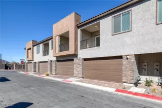 Photo #2: 2659021 Listing 