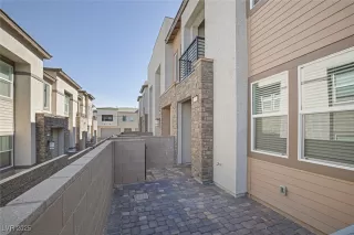 Photo #4: 2659021 Listing 