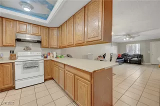 Photo #2: 2659035 Listing