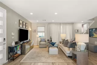 Photo #4: 2659058 Listing 