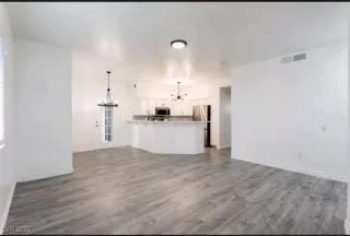 Photo #2: 2659105 Listing