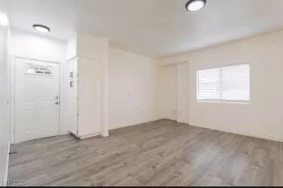 Photo #6: 2659105 Listing