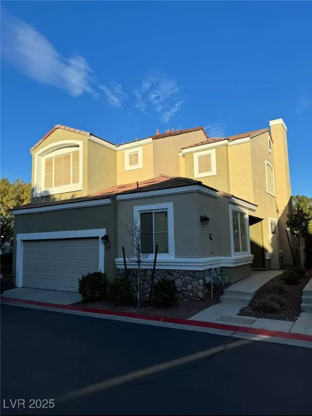 MLS: 2659158 Condo For Sale