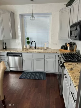 Photo #2: 2659158 Listing 