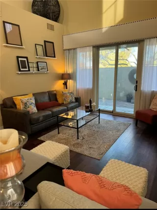 Photo #5: 2659158 Listing 