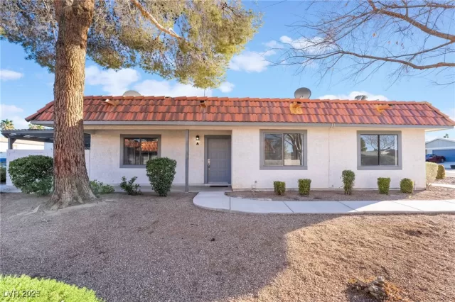 MLS: 2659161 Condo For Sale