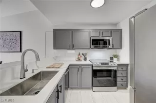 Photo #4: 2659186 Listing