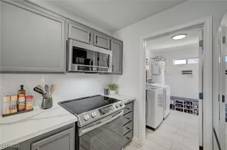 Photo #5: 2659186 Listing