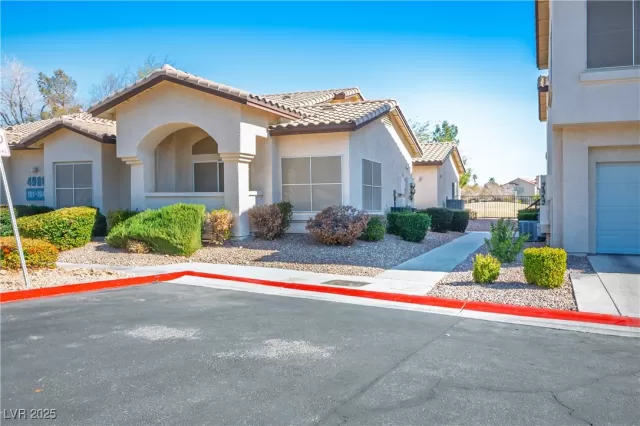 MLS: 2659328 Condo For Sale