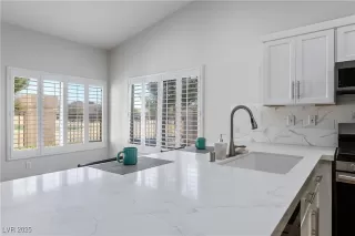 Photo #3: 2659328 Listing 