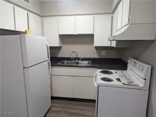 Photo #5: 2659333 Listing 