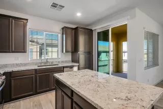 Photo #5: 2659367 Listing