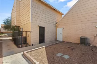 Photo #4: 2659396 Listing 