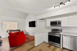 Photo #5: 2659396 Listing 