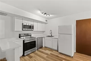 Photo #6: 2659396 Listing 