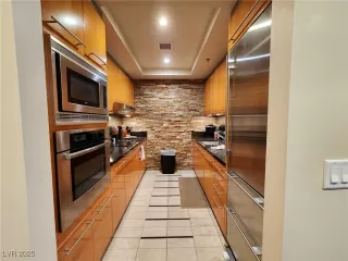 Photo #2: 2659552 Listing 