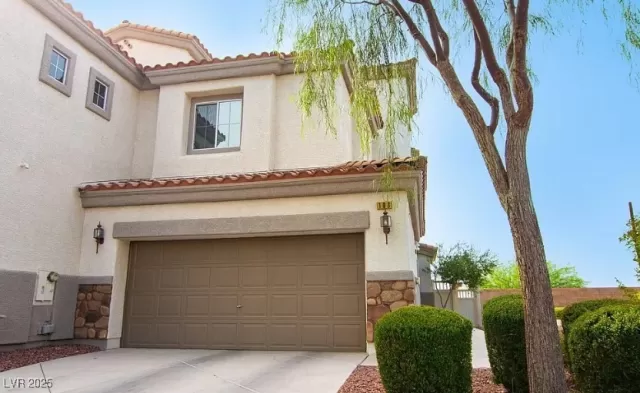 MLS: 2659563 Condo For Sale