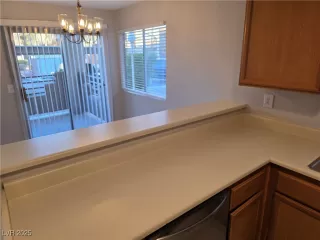 Photo #2: 2659592 Listing 