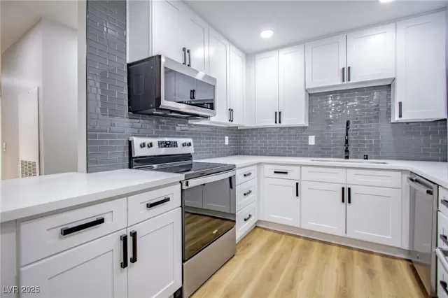 MLS: 2659605 Condo For Sale